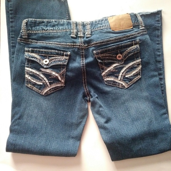 Amethyst Jeans - Picture 2 of 4